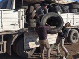 MATERIAL RECICLADO: PRIMERA CARGA DE CUBIERTAS 