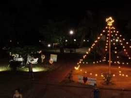 LA PLAZA EN VÍSPERAS DE NOCHE BUENA Y NAVIDAD