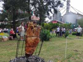 Asado criollo para celebrar el día de la tradición