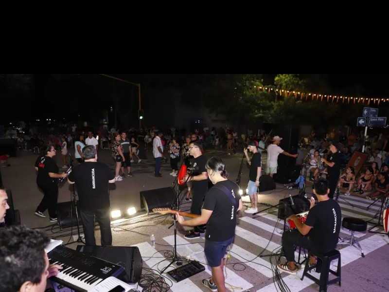 Tardecitas en la peatonal cada vez más concurridas