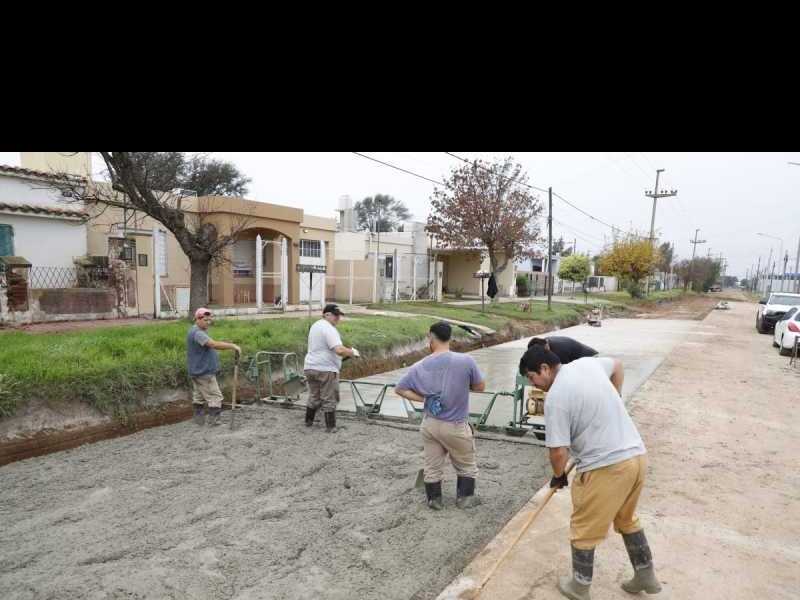 Avanza obra de pavimentación en calle La Pampa