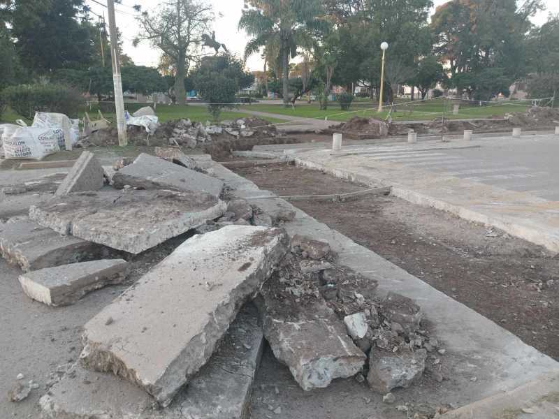 Continúa la ampliación del desagüe en el Centro