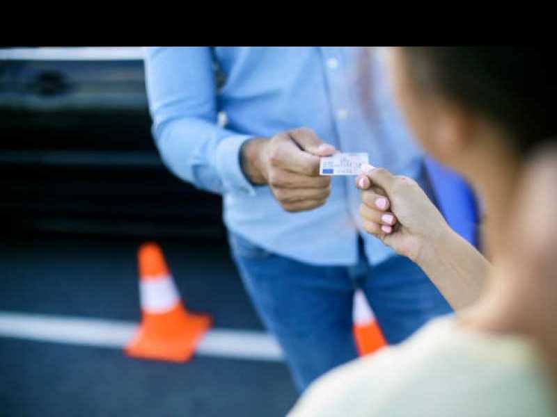 Las licencias de conducir se entregan en regla