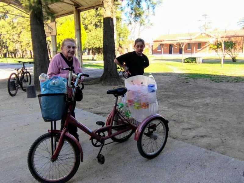 Inicio de campaña de acopio de botellas de plástico