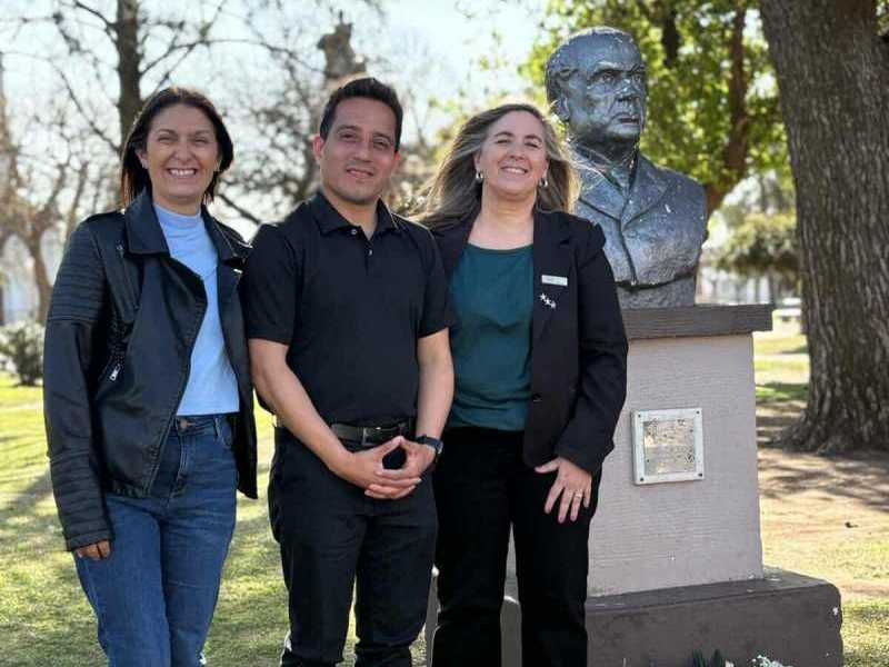 Emotivo acto del día del maestro