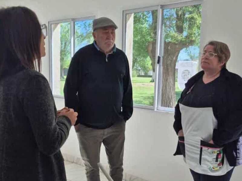 Detalles finales del aula nueva en la escuela Luis de Tejeda