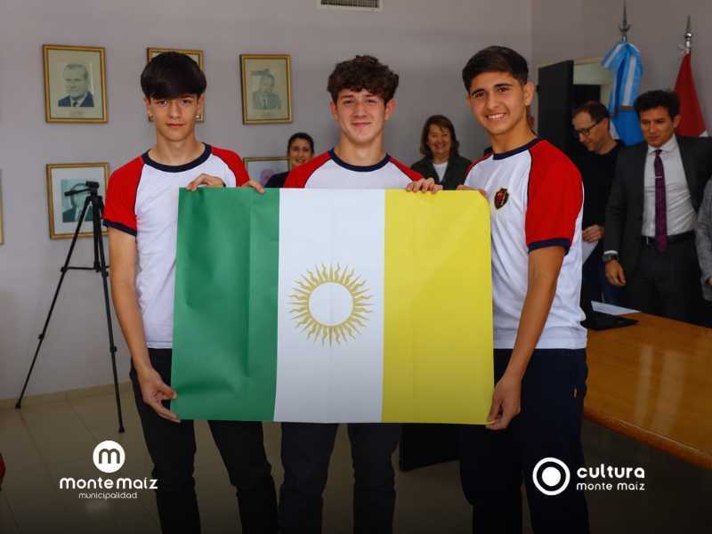 Monte Maíz ya tiene su Bandera Oficial