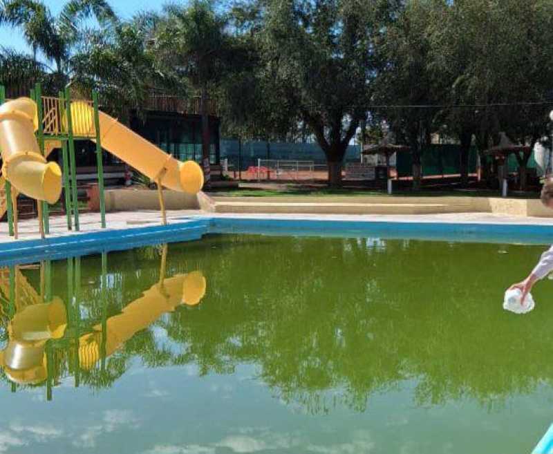 Colocación de larvicidas en lugares puntuales del pueblo