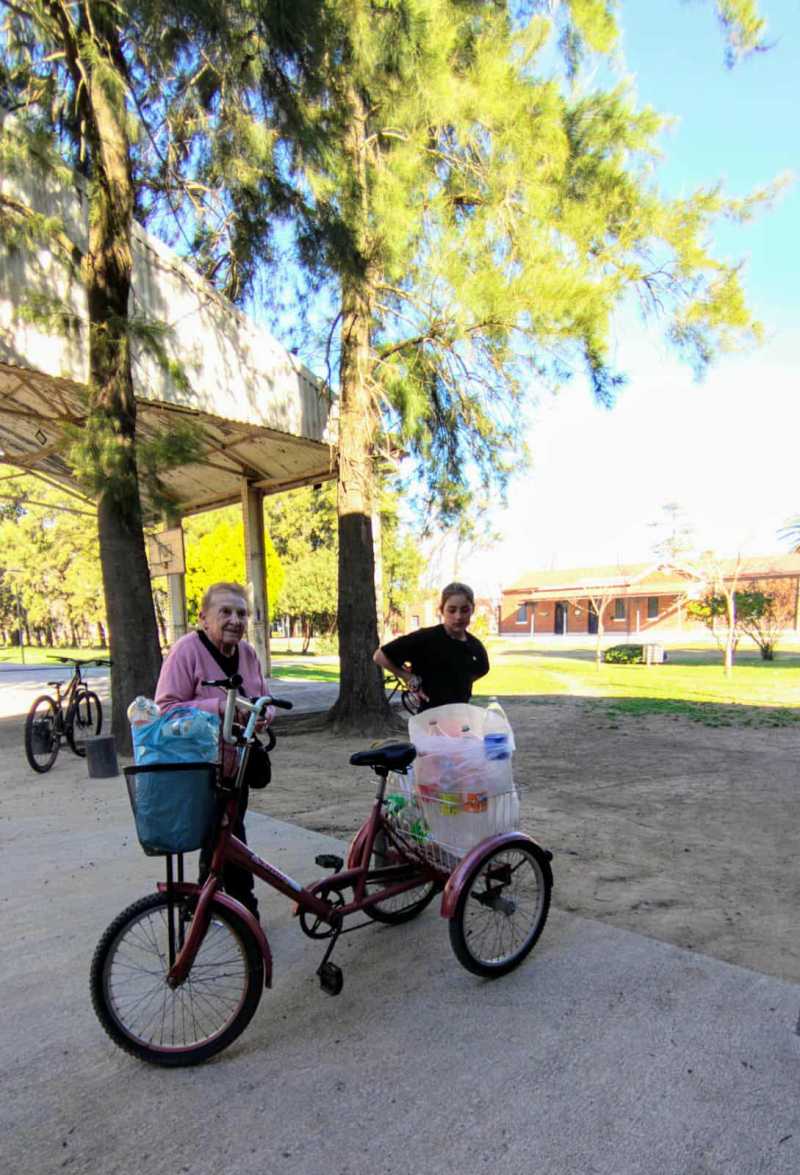 Inicio de campaña de acopio de botellas de plástico
