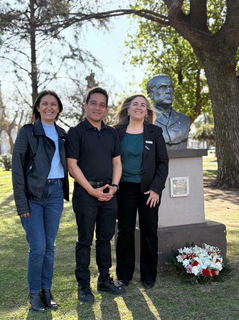 Emotivo acto del día del maestro