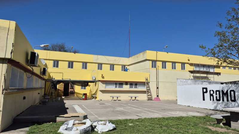 Trabajos de mantenimiento en el ipem N°126