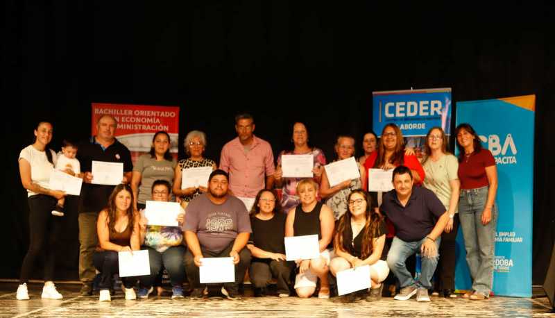 Entrega de certificados de los cursos del CEDER