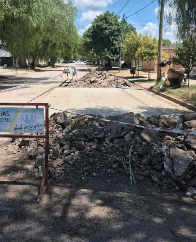 Trabajos de bacheo en puntos críticos de la localidad