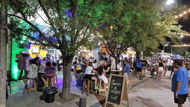 Segunda jornada de Tardecitas en la Peatonal